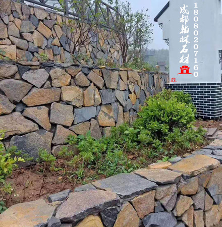 四川成都青石自然面碎拼墙面工程案例