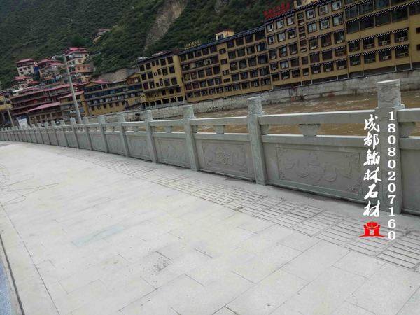 甘孜新龙县河提栏杆工程效果图